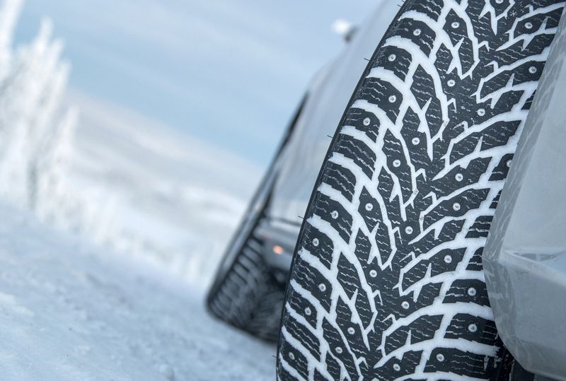 Шипы или липучка — что лучше выбрать для зимы